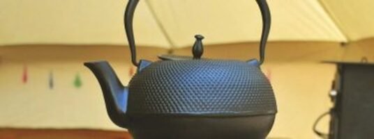 How to Clean a Cast Iron Kettle – 3 Easy Homemade Solutions